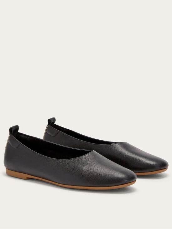 Everlane Shoes - Everlane Day Glove Flat Black Leather Ballet Slip On Size 6.5 Sustainable Chic